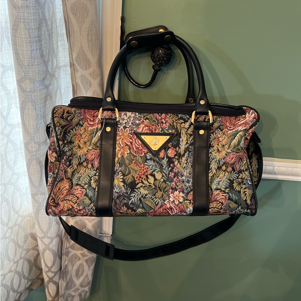 Medium size tapestry luggage, carry-on with strap never used  some wear - Picture 13 of 15